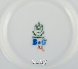 Bing & Grøndahl, large round serving platter in porcelain, 1920/30s