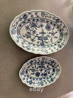 Pair Vtg ZWIEBELMUSTER Czekoslovakia Blue Onion Oval Serving Platters Scalloped