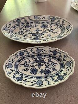 Pair Vtg ZWIEBELMUSTER Czekoslovakia Blue Onion Oval Serving Platters Scalloped