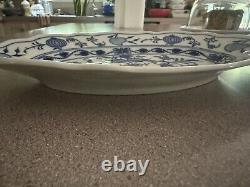 Pair Vtg ZWIEBELMUSTER Czekoslovakia Blue Onion Oval Serving Platters Scalloped