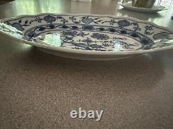 Pair Vtg ZWIEBELMUSTER Czekoslovakia Blue Onion Oval Serving Platters Scalloped