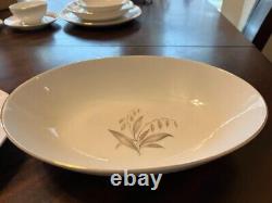 Service for 8 withcompleter set Golden Rhapsody China 1961
